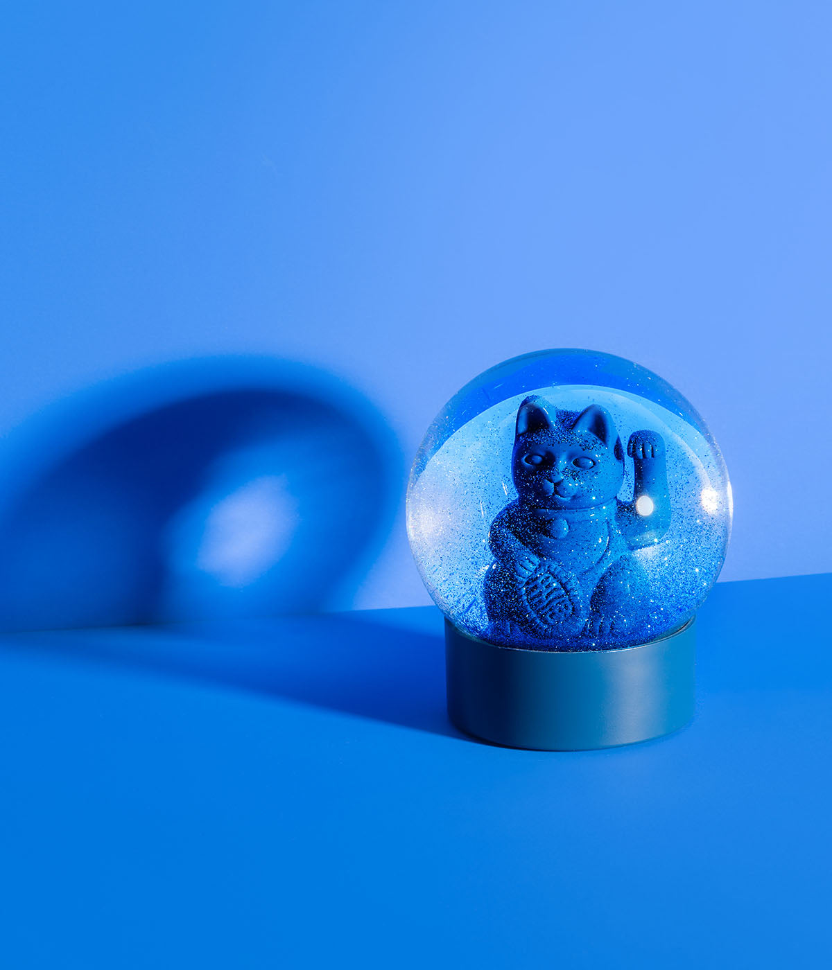 Lucky Cat Glitter Snow Globe Dark Blue